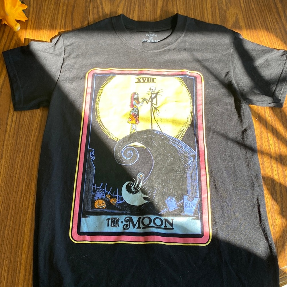Tshirt from hot topics. Never worn. Size small. Unisex